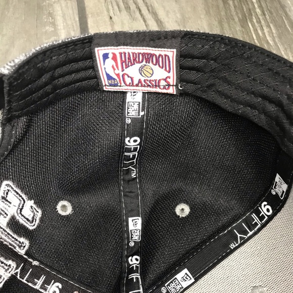 Chicago Bulls NBA Flat Bill Hat Cap SnapBack - Picture 5 of 6